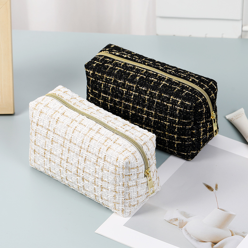 2023 New Golden Thread Bag, high appearance level, fashionable makeup bag, large-capacity portable handbag, cosmetics storage bag Specification image
