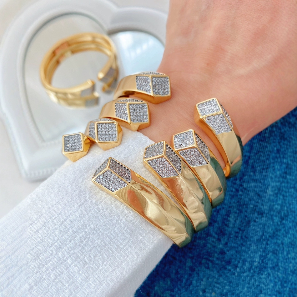 Wholesale of new cross-border geometric copper-plated 18k zircon rhombic open ring and bracelet, fashionable accessories for women full figure