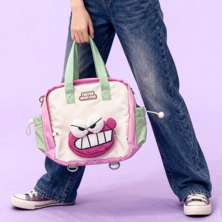 A cute cartoon Crayon Shin-chan backpack for going out, a lightweight and large-capacity backpack, a multi-purpose bag that can be carried diagonally on one shoulder Specification image