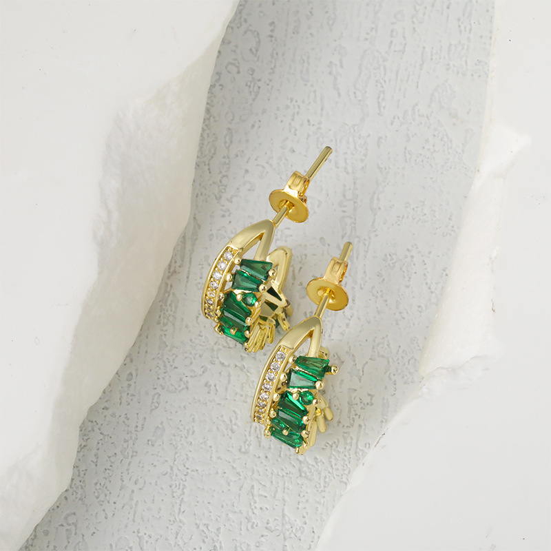 Classic women's fashion accessory: Green zircon C-shaped stud earrings, luxurious diamond-encrusted earrings, Valentine's Day gift for the party Specification image