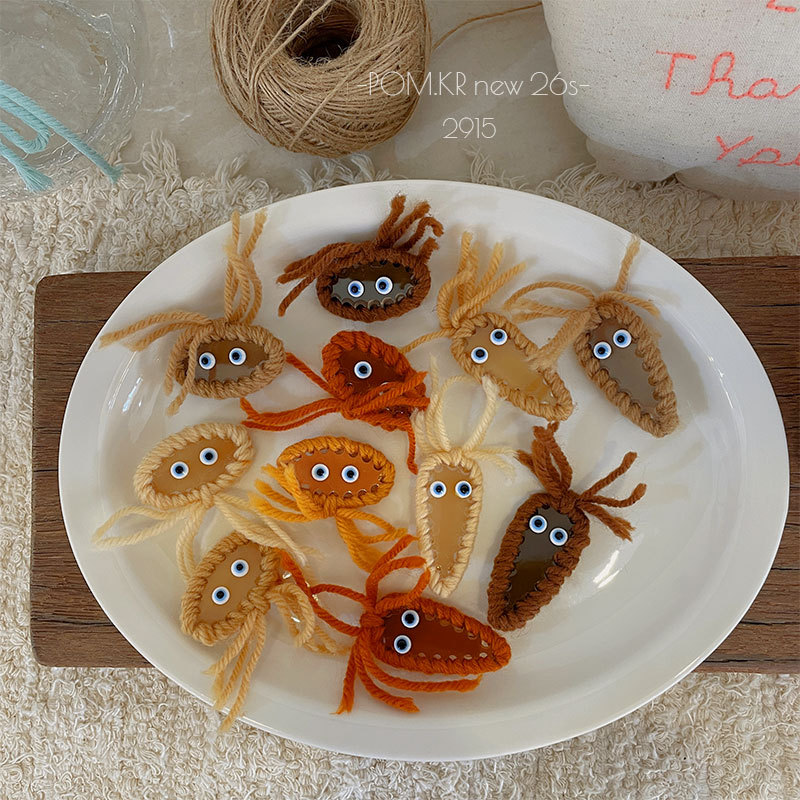 pom.kr新款秋冬创意复古毛绒绒几何边夹可爱碎发刘海夹百搭鸭嘴夹