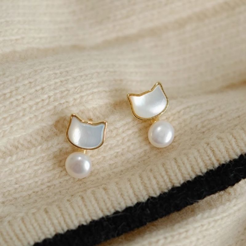 French natural freshwater pearl earrings with a light luxury and high-end feel, cold style stud earrings, and unique new fashion from a niche little cat details Picture
