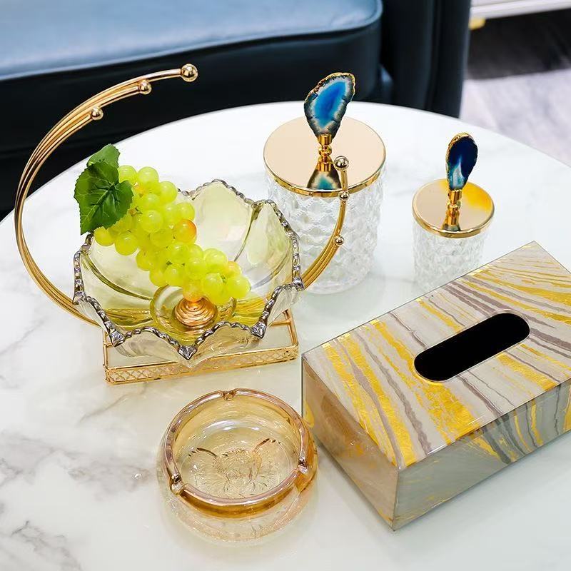 A light luxury European-style dried fruit plate for home living room, carved and stored snacks, decorated with metal moon and electroplated glass ornaments Specification image