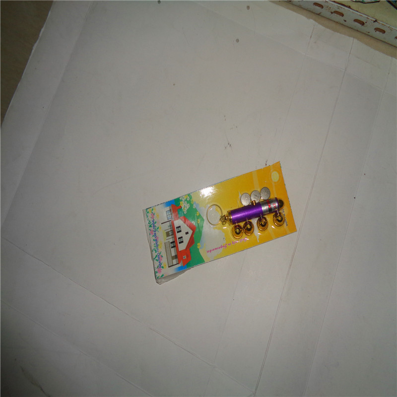 Yiwu niños juguetes de plástico linterna LED llavero regalo pequeña luz de la noche 5 cabezas laser stand venta caliente al por mayor details Picture