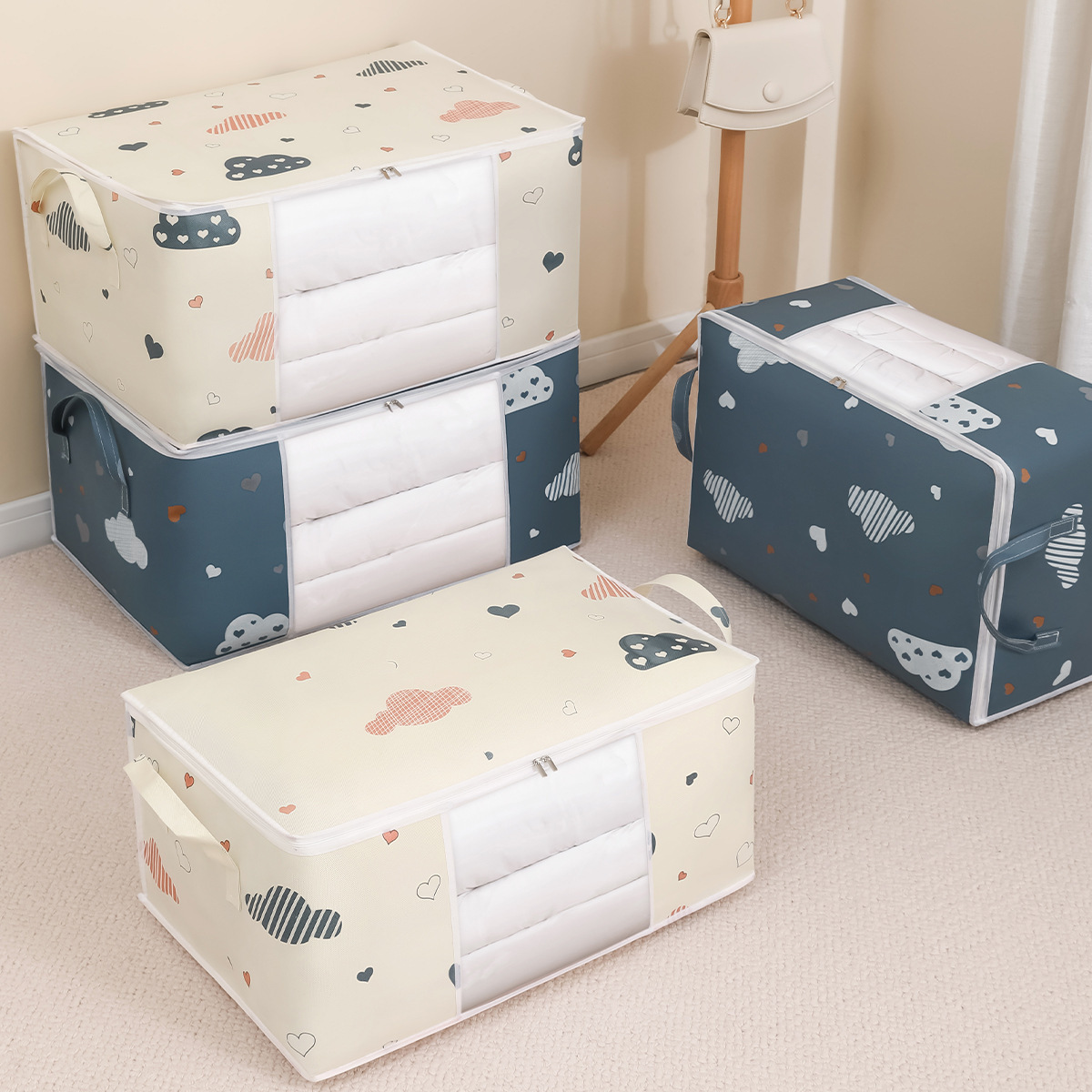 Cloud thickened cotton quilt bag, folding clothes sorting bag, hand-held zipper viewing window clothes wardrobe storage bag Application Scenario