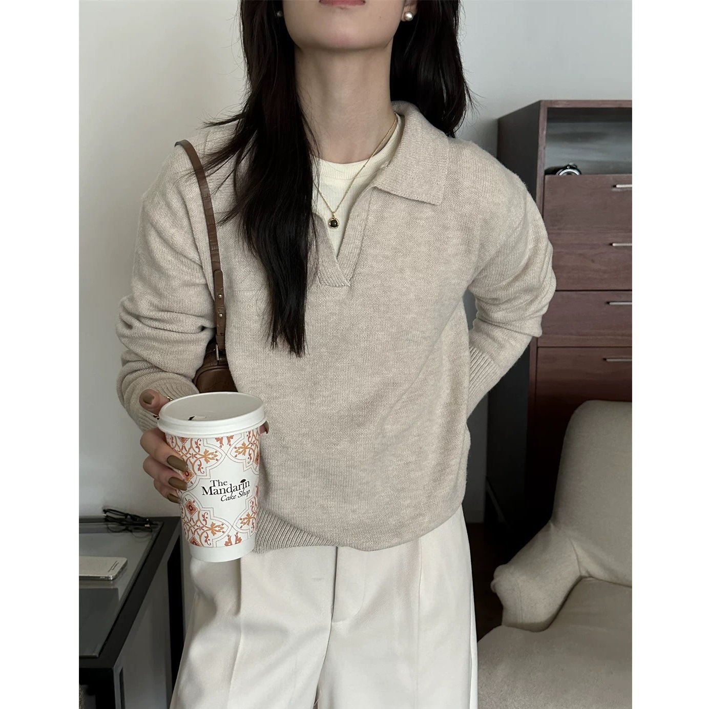 A grey lapel sweater for women's wear, paired with a polo knitted sweater, is a new autumn/winter 2025 base layer and an early autumn Korean-style top Specification image