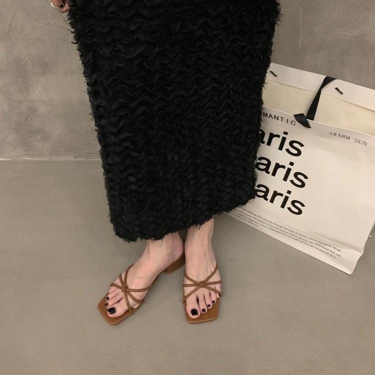 French flip-flops for children 2025 summer new style outdoor wear, versatile for daily use, flat one-shoulder women's slippers for going out Application Scenario