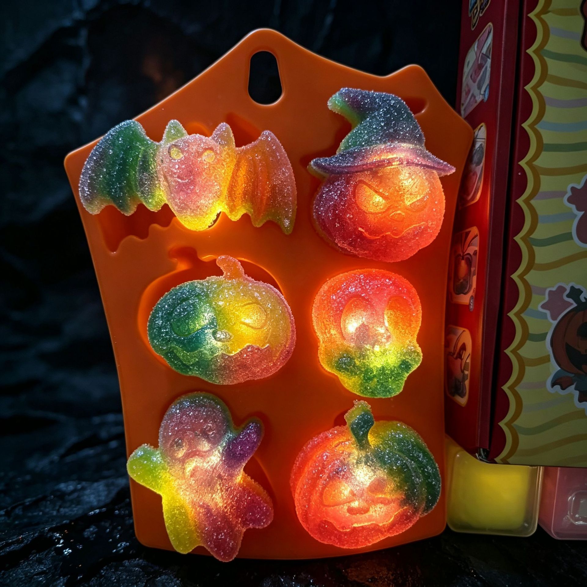 Halloween glowing diy toys, creative toys, jelly sand molds, children's handcrafted house play decorations and ornaments details Picture