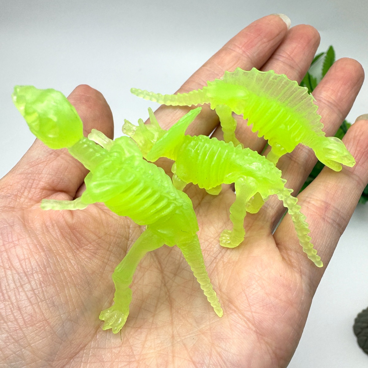 恐龙盲盒/恐龙化石/恐龙软硅胶贴片饰品/电动玩具/变形恐龙蛋大号细节图