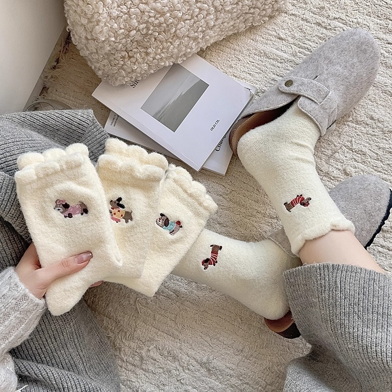 Autumn cartoon cute puppy socks, Japanese-style fleece thickened women's mid-calf socks, warm socks, versatile thick long socks for women Specification image