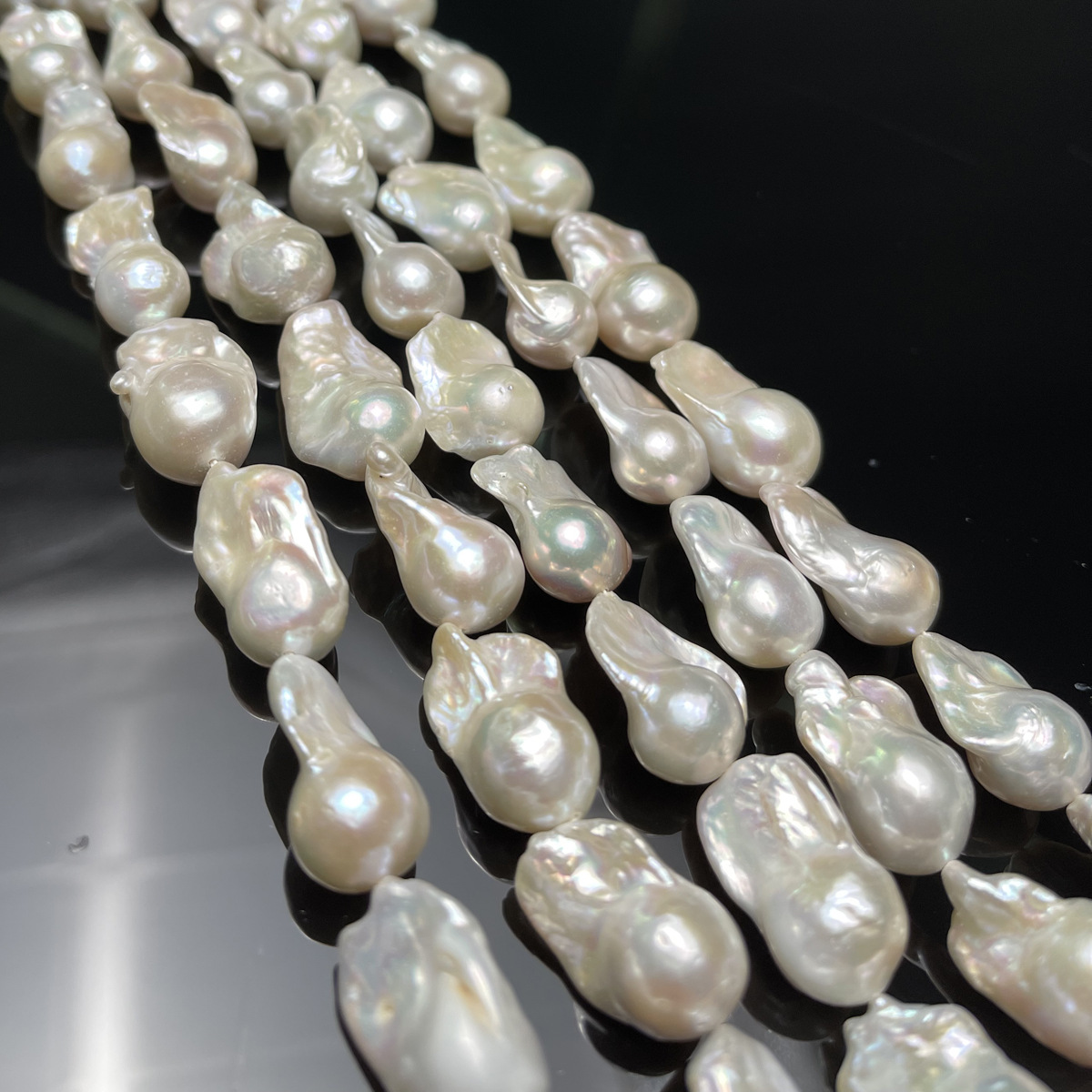 Bright freshwater pearls, approximately 14x20-15x25mm, Baroque irregular-shaped pearls, diy clothing necklaces, bracelets, half done details Picture