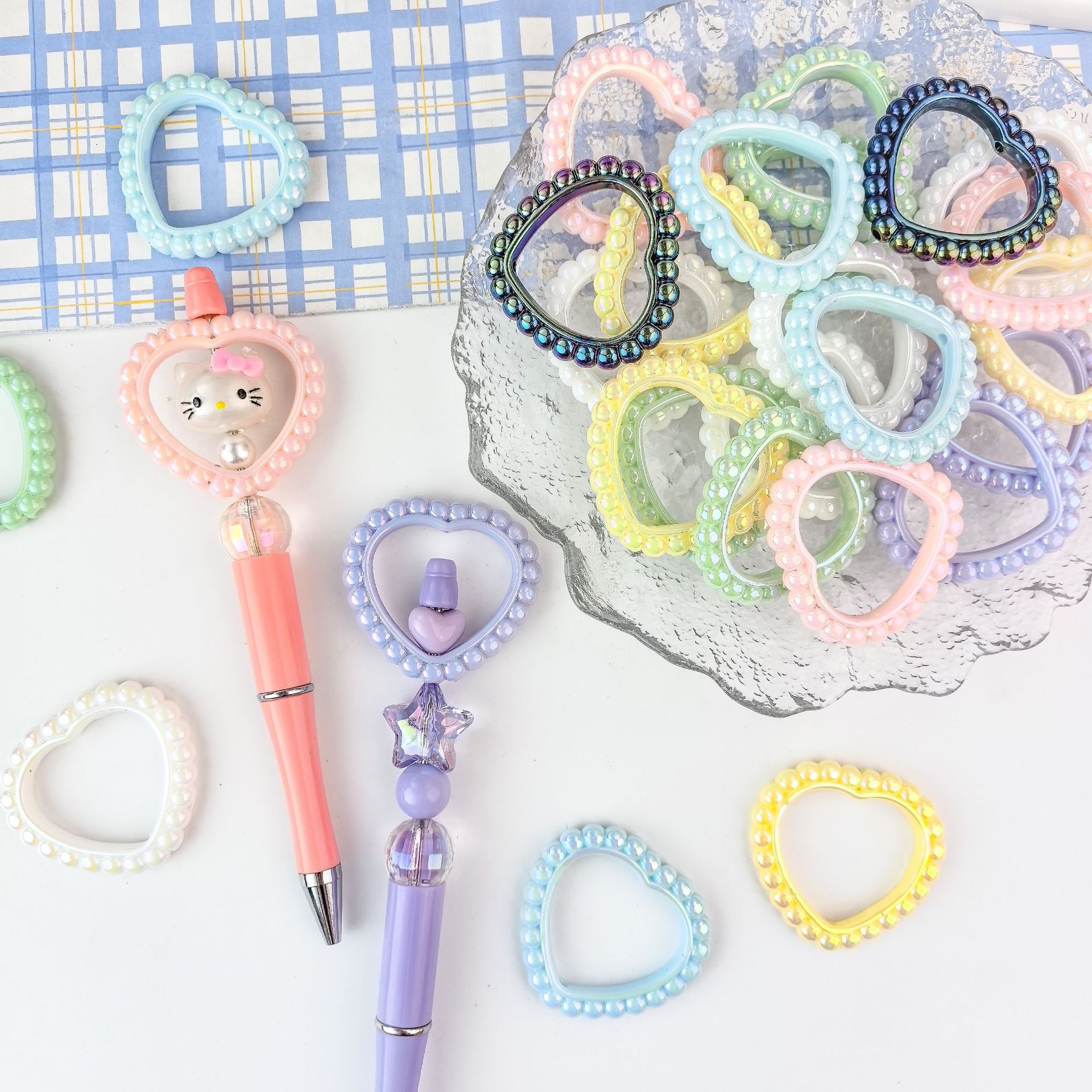 Wholesale Of Acrylic Uv-Coated Heart-Shaped Running Rings, Garland, Diy Mobile Phone Chains, Beads, Gummy Pens, Beads, And Loose Beads Accessories