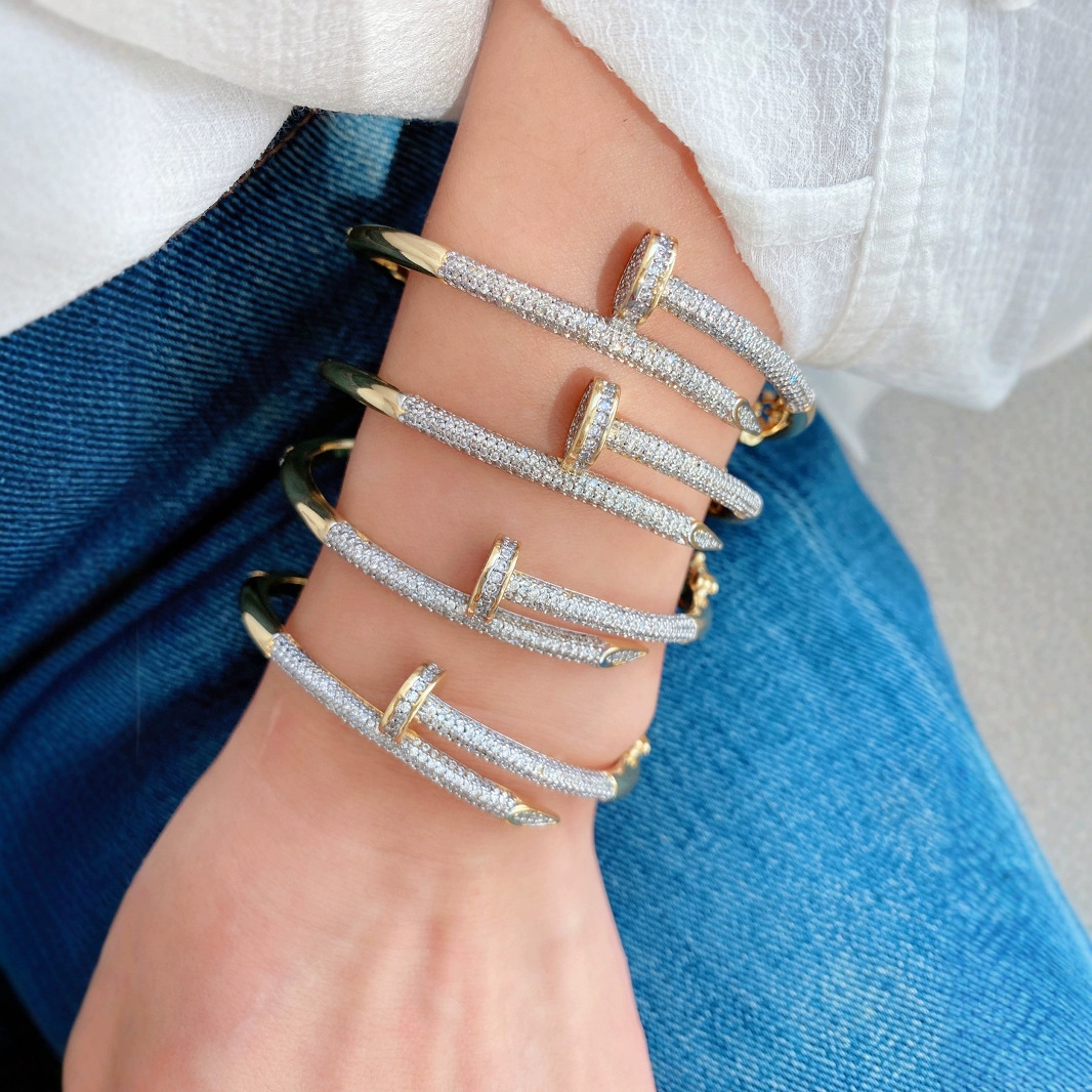 Wholesale of popular two-color bracelets, rings and jewelry sets for women in cross-border trade from Europe and America full figure