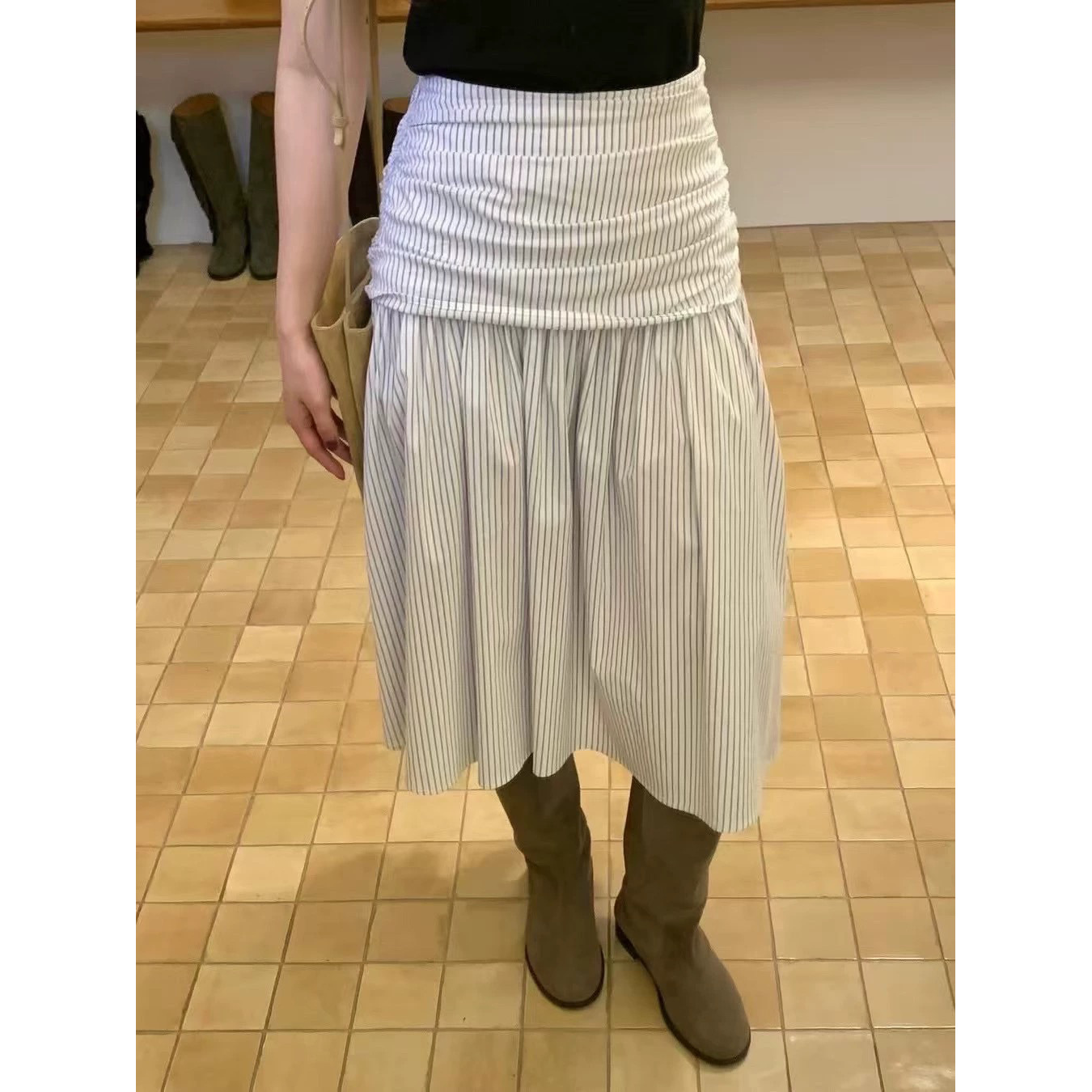 Now, the 2026 summer new style of Korean designer smo*thmood pleated striped skirt with a layered effect