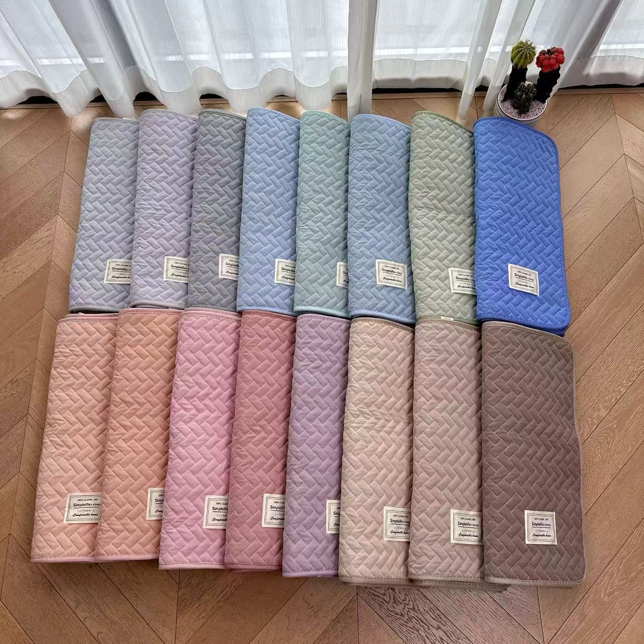 New soft cotton quilted floor MATS, floor MATS, anti-slip MATS, thickened machine washable pet MATS, fabric MATS, car MATS details Picture