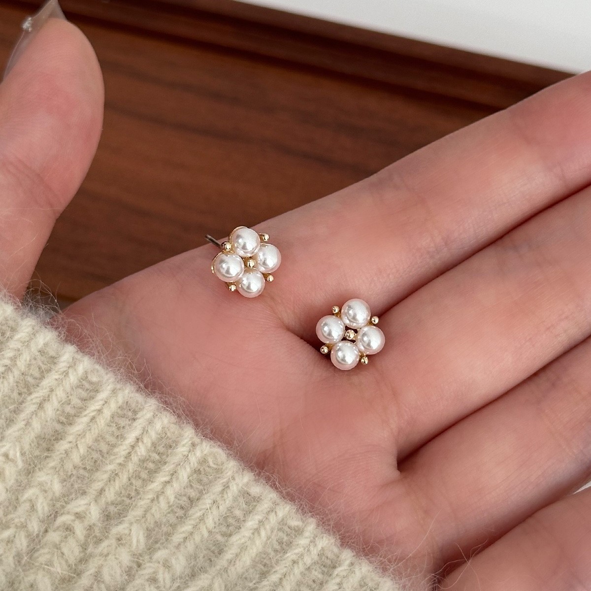 925 silver needle freshwater pearl small stud earrings for women, French, simple and elegant, a popular accessory Specification image