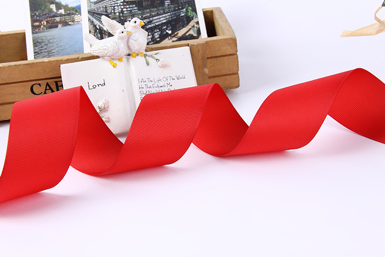 Large-sized threaded tape offers discounts on high-volume clothing, shoes, hats, socks, accessories, flowers, fruits, cakes, gift packaging ribbons Application Scenario