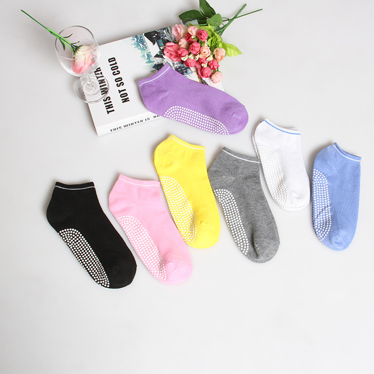 Factory wholesale yoga socks, glue-coated candy-colored sports anti-slip socks, floor and boat socks, early education trampoline socks in stock Factory wholesale yoga socks, glue-coated candy-colored sports anti-slip socks, floor and boat socks, early education trampoline socks in stock