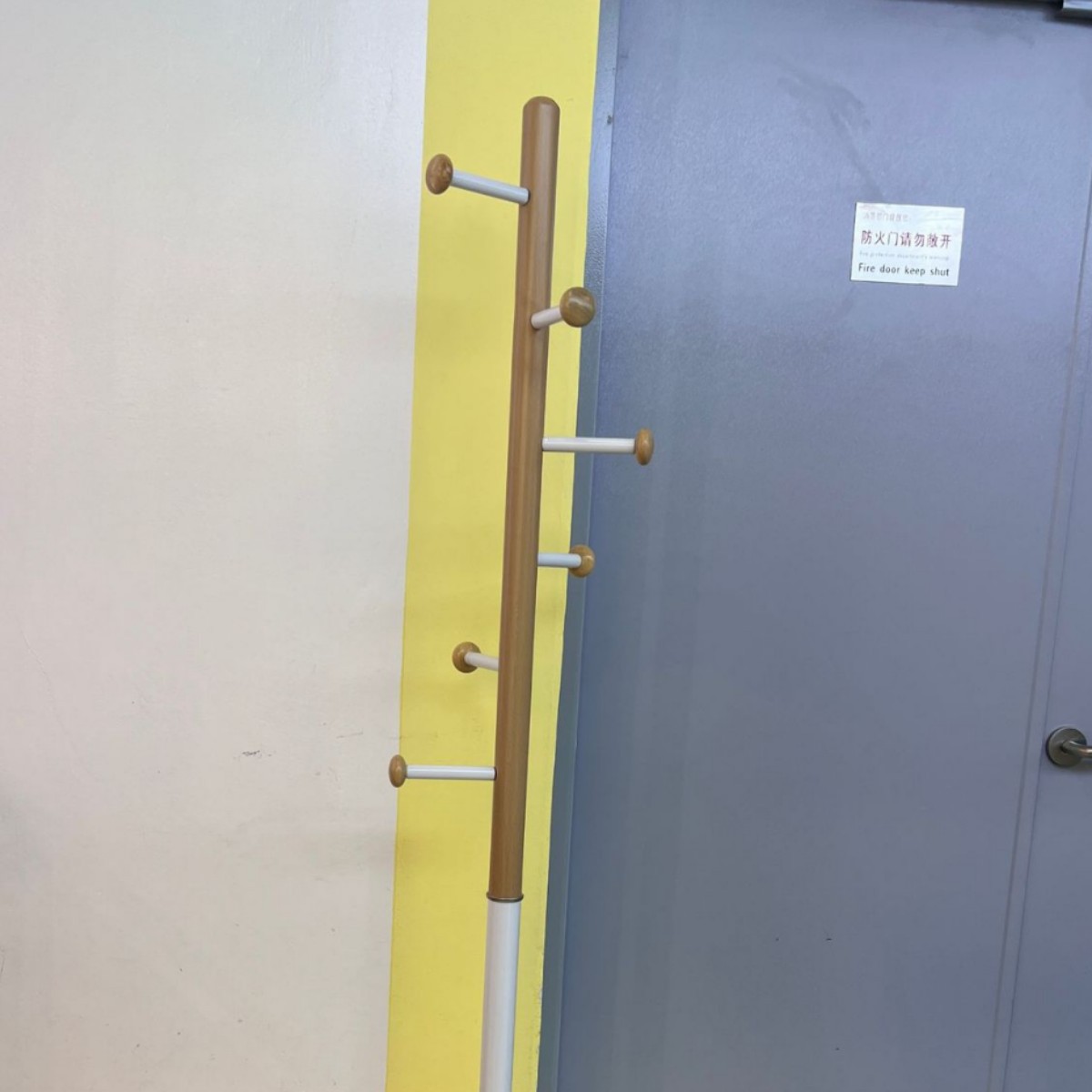 Beech wood iron frame coat and hat rack, new household item coat and hat rack details Picture