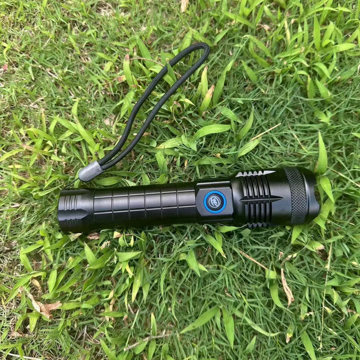 新款亚马逊跨境伸缩手多灯珠电筒白激光Type-C作战强光手电筒批发