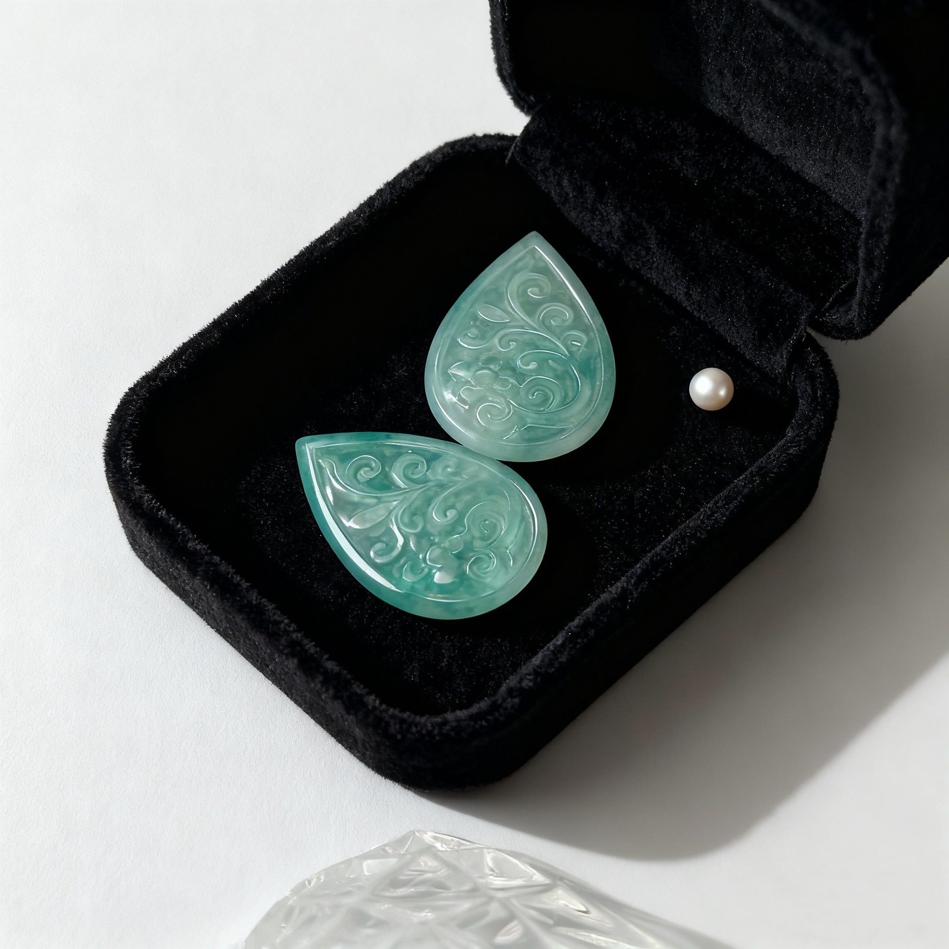 玉吊坠/沙金吊饰/翡翠观音/八宝罗盘/吊坠细节图