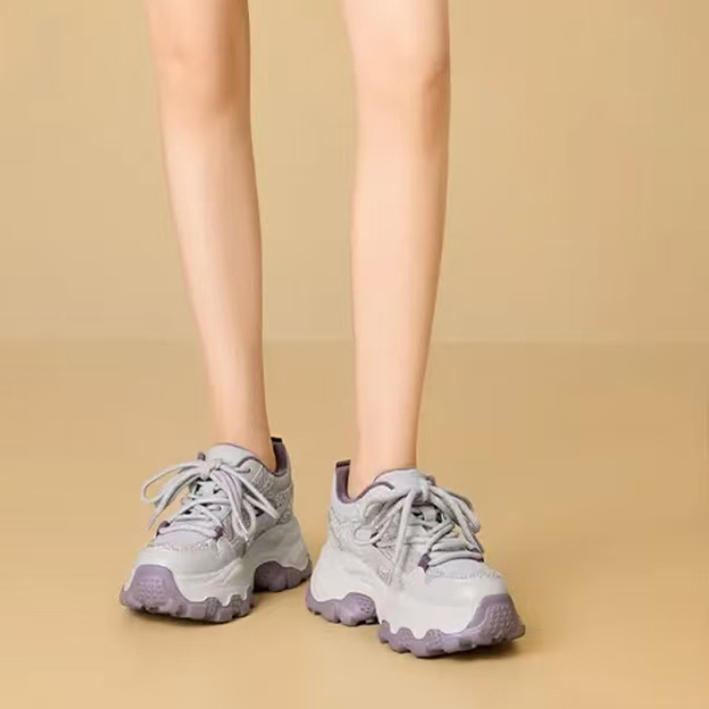 The new 2026 four-season edition of the film-absorbing dad shoes for women is a slim and lightweight sports shoe with a high level of appearance Application Scenario