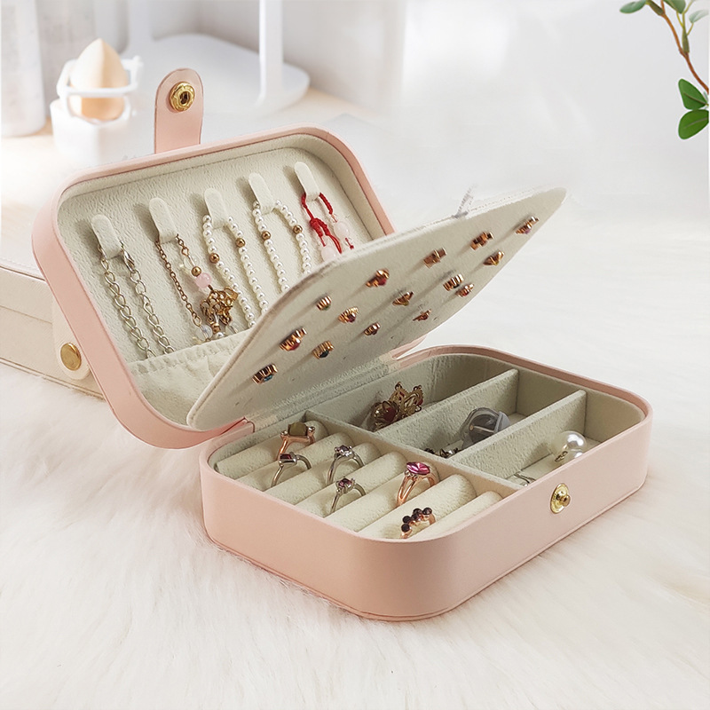 Portable travel jewelry storage box is small and easy to carry. It is a storage box for ear studs, earrings, necklaces, jewelry and rings Specification drawing