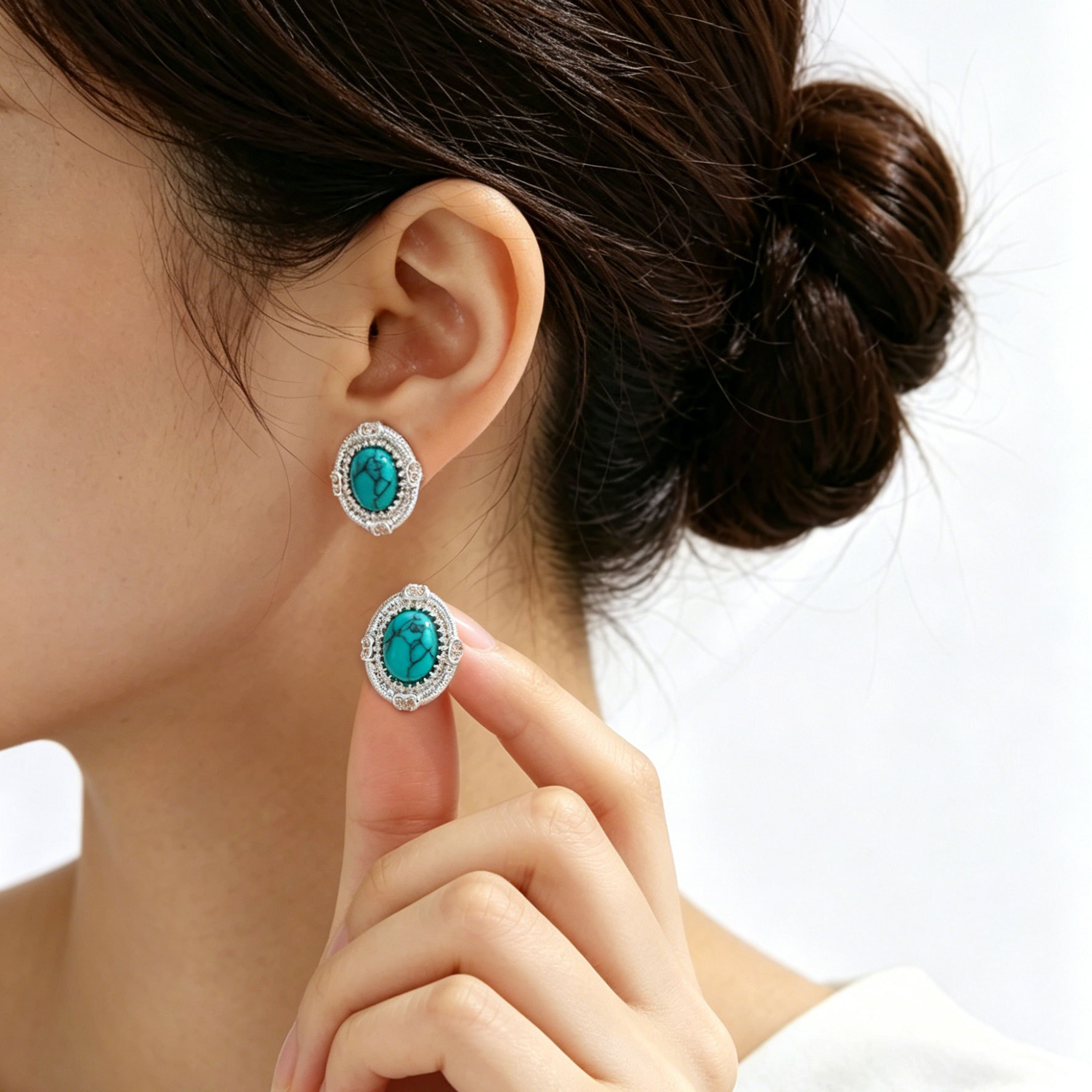 Retro and high-end blue turquoise oval stud earrings, copper alloy micro-inlaid zircon s925 silver needle ethnic style versatile earrings