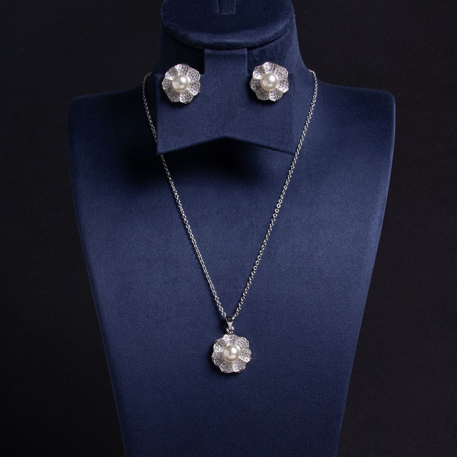 Lujo temperamento influencers estilo simple perla lleno de circonio collar tendencia de la moda cadena de clavícula pendientes collar joyas mujeres LYTJ4329 gtiza joyería joyería de fiesta vestido accesorios details Picture