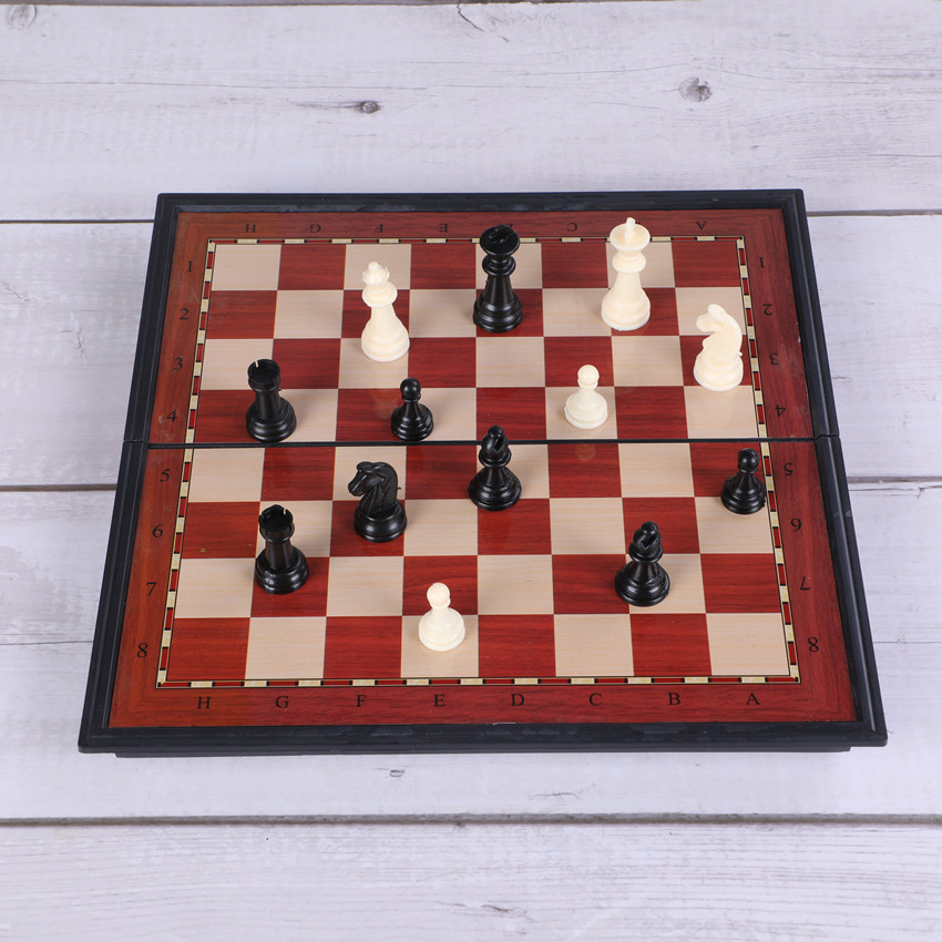 Plastic magnetic chess children's competition special folding color box game chess intelligence portable children's intelligence Item Picture