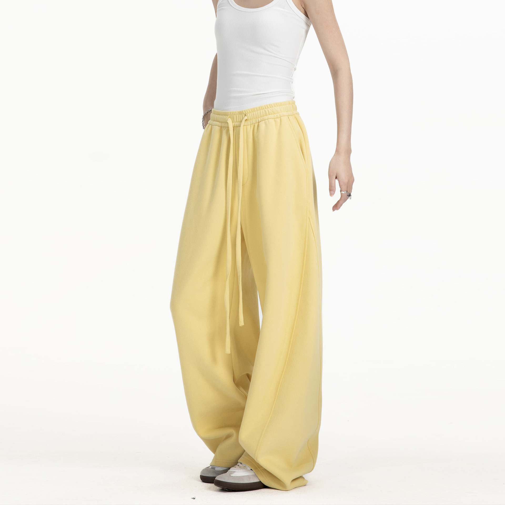 College-style solid-color straight-leg curved casual pants for men and women, loose wide-leg sport sweatpants for spring and autumn Application Scenario