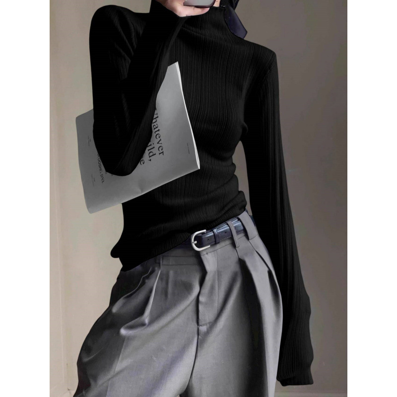 A blue semi-high-neck knitted base layer for women in autumn and winter, a slim and soft sweater paired with a tea-scented top details Picture