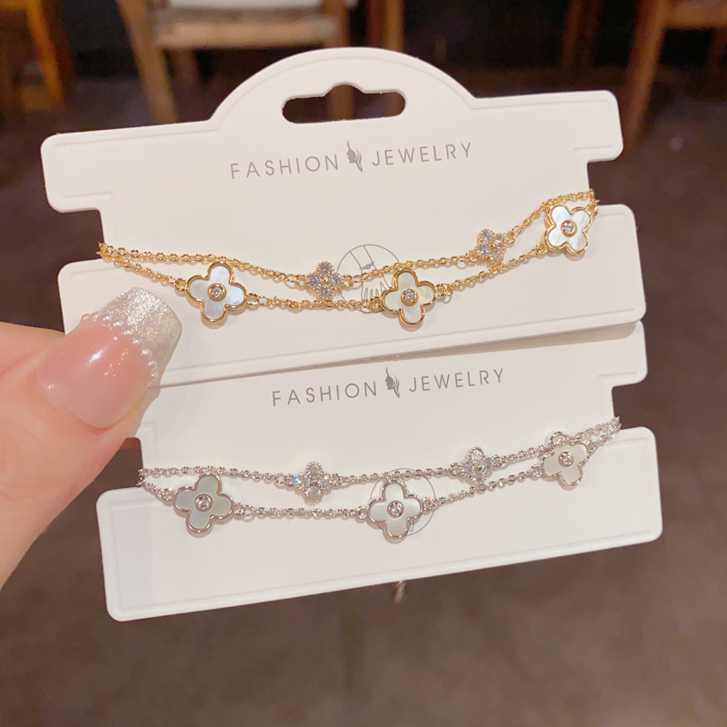 小清新时尚轻奢设计感双层贝壳四叶花手链日常通勤百搭高级手饰品