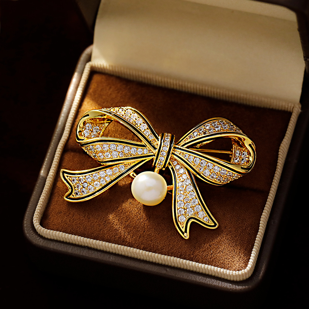Hyacinth Heavy Industry Retro Vintage Full zirconium bow brooch, high-end black drip glaze pin, cheongsam suit accessory Application Scenario