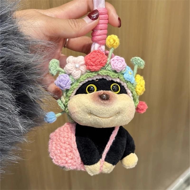 网红创意簪花蜜蜂狗包包挂饰可爱毛绒玩偶小狗车钥匙扣礼物挂件