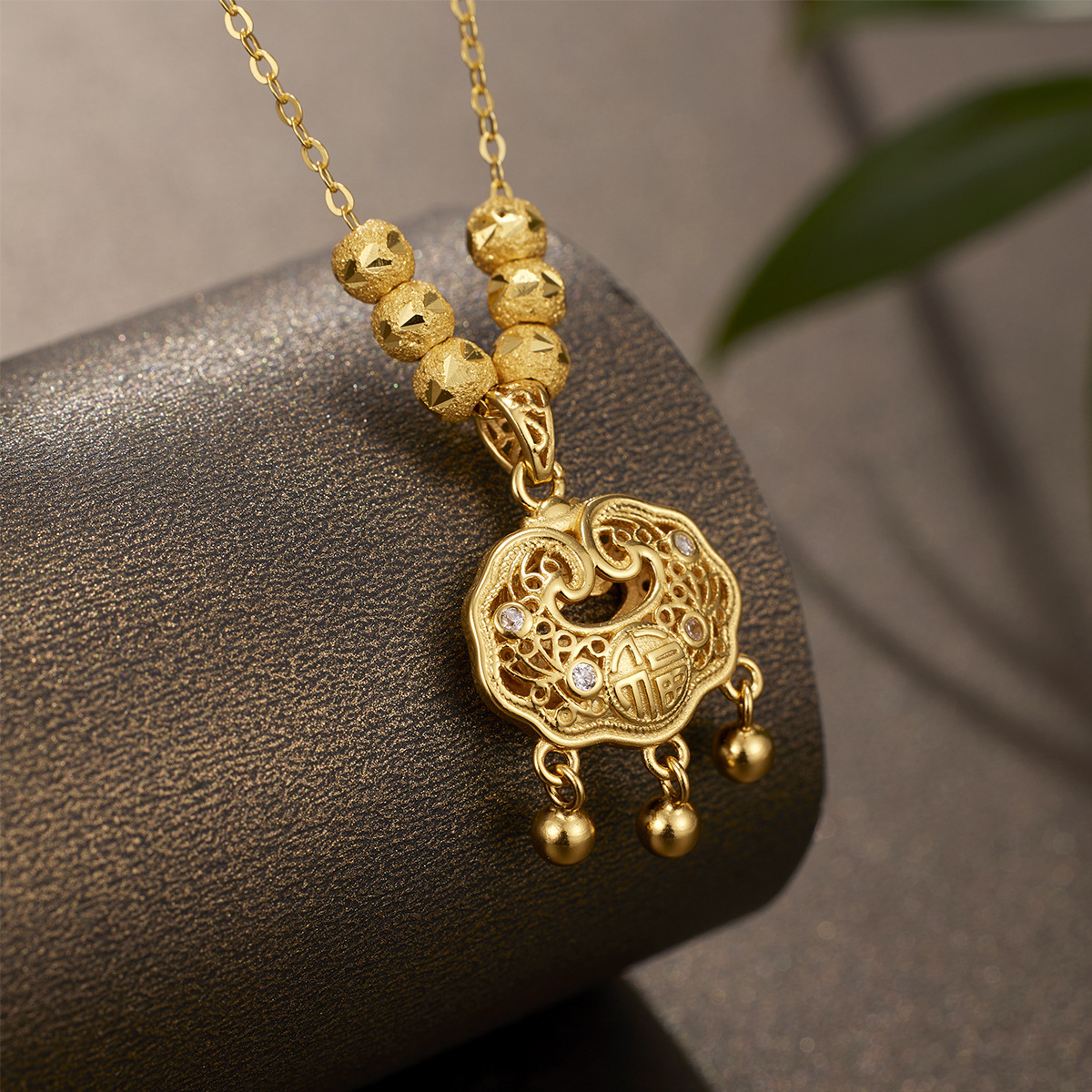Peace Lock necklace, Chinese and ethnic style, double-sided filigree hollowed-out ruyi longevity lock collarbone chain accessory Specification drawing