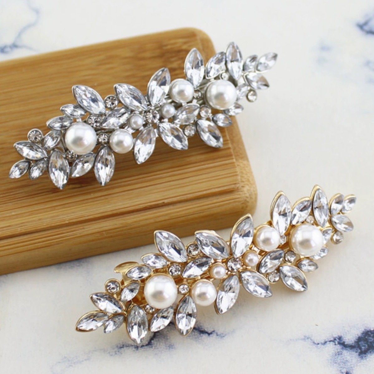 European and American cross-border exclusive supply of horse eye glass water diamond spring clips, back head hair accessories, headwear, pearl hair clips, factory wholesale Application Scenario