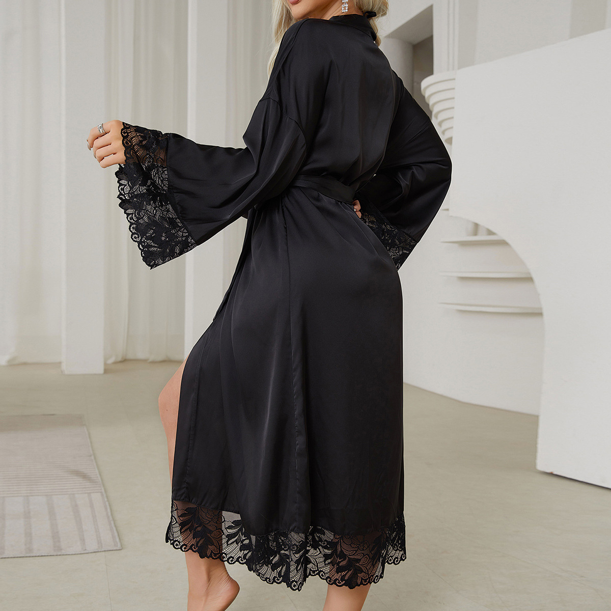 A black and white V-neck lace-trimmed mid-length, slit, light luxury and sexy nightgown for export, 682 Specification image