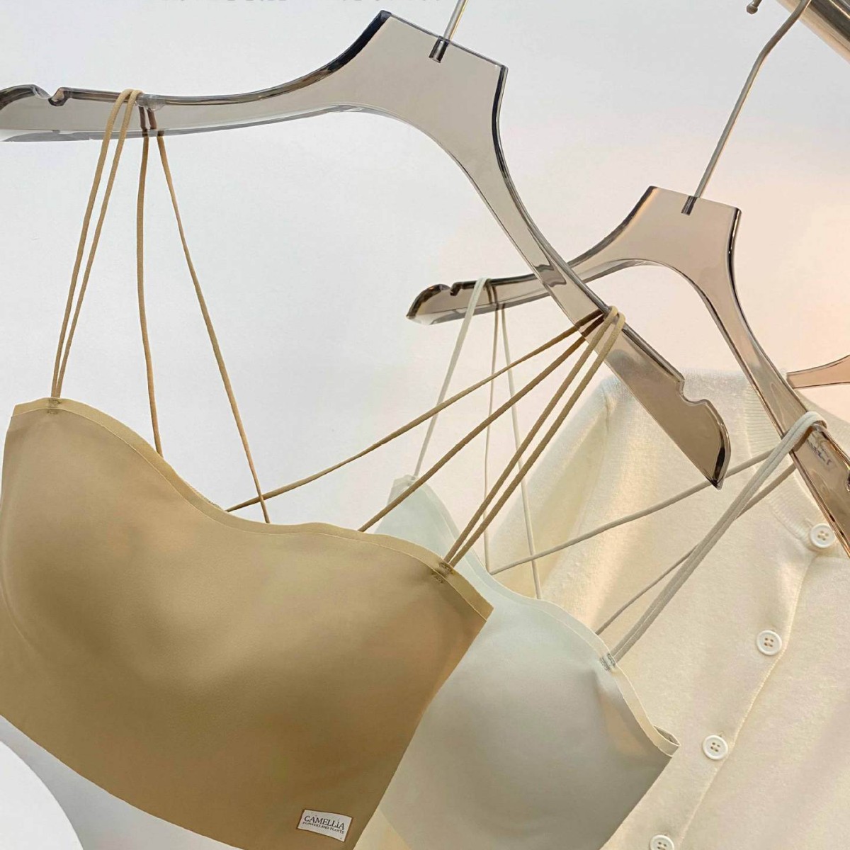 Anti-paso de luz cruz belleza espalda tirantes finos matcha ropa interior mujer espalda abierta copa de una sola pieza sin marcas envoltura de pecho copa fina sujetador de pelo details Picture