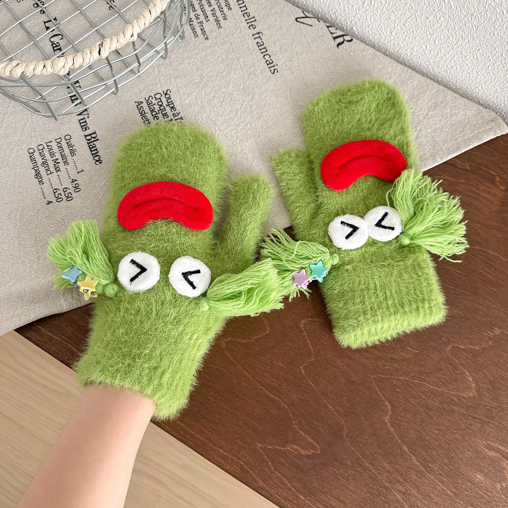Cute and funny thickened cold-proof full-finger gloves for girls, Korean-style winter touch screen warmth plush gloves, trendy Specification image