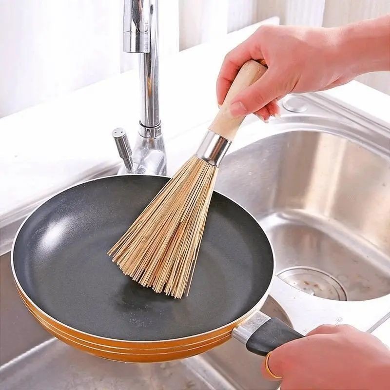 Handcrafted bamboo brush for pot washing, a pot brush for cleaning POTS, a household kitchen oil-free cleaning tool made of bamboo, environmentally friendly Application Scenario