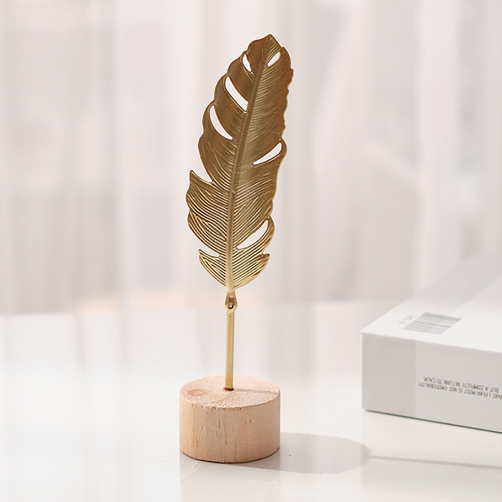 Nordic-style light luxury metal handicrafts, creative home furnishings, living room entrance wine cabinet decorations, ironwork ginkgo leaf ornaments Specification image