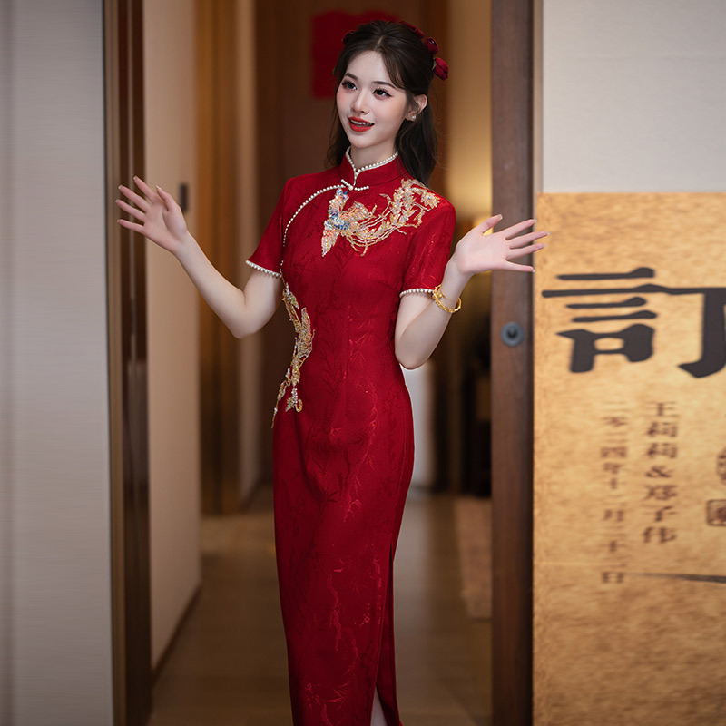 The 2025 new style of Chinese-style bride's toasting dress and engagement return dress with a high-end and stylish red embroidery Item Picture
