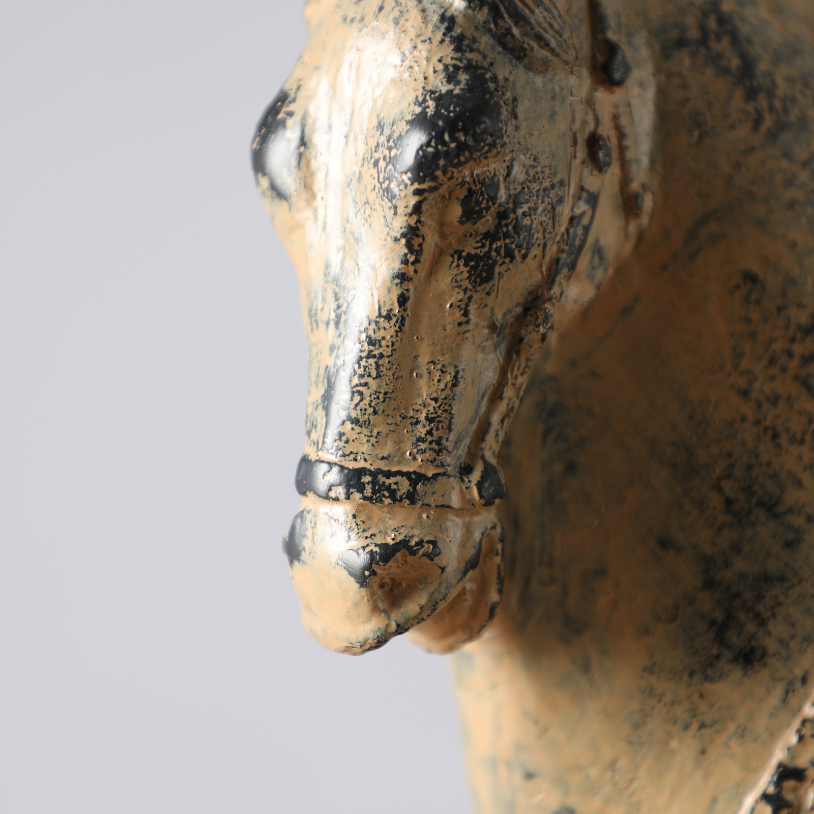2026 Resin horse statues, hotel and home handicrafts, ornaments, handcrafted items, exquisite decorative items Specification image