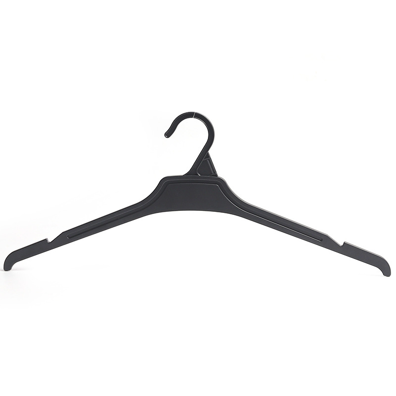 衣架/铁衣架/防滑衣架/衣架木头/jk衣架白底实物图