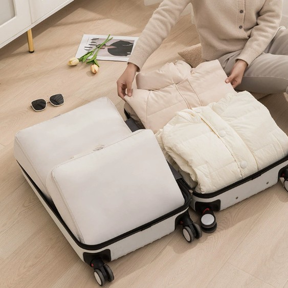 Clothing compression storage bags, Oxford cloth storage bags, portable storage bags, clothes and quilts moving and organizing storage bags Application Scenario