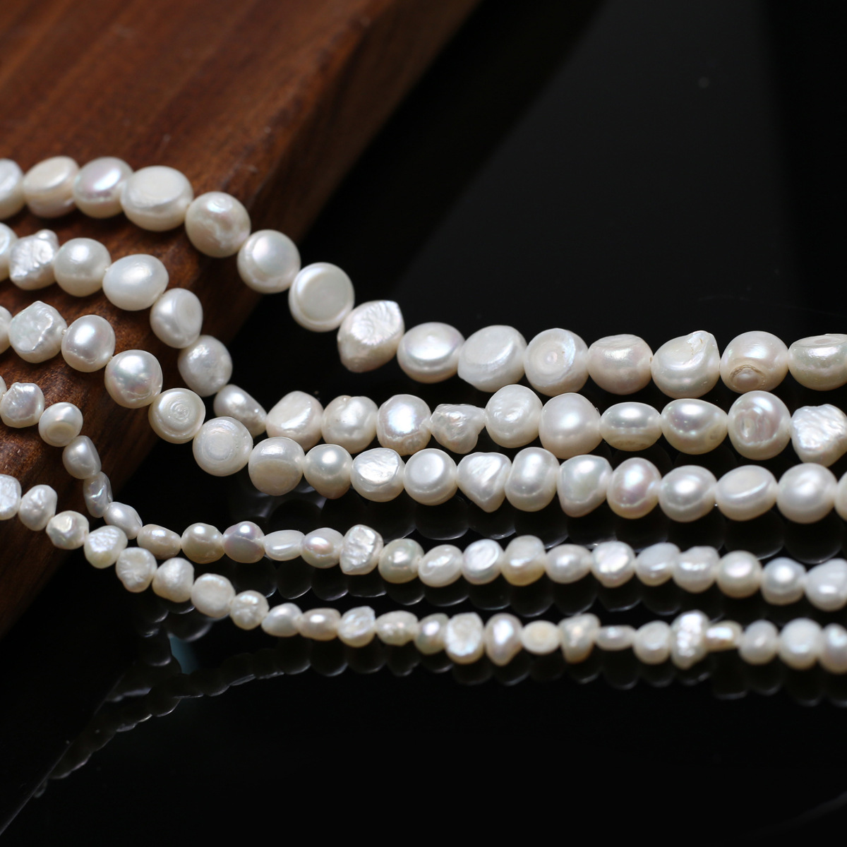 High-quality 4-5mm double-sided glossy natural freshwater pearl scattered beads in the shape of rice semi-finished diy jewelry accessories batch Specification image