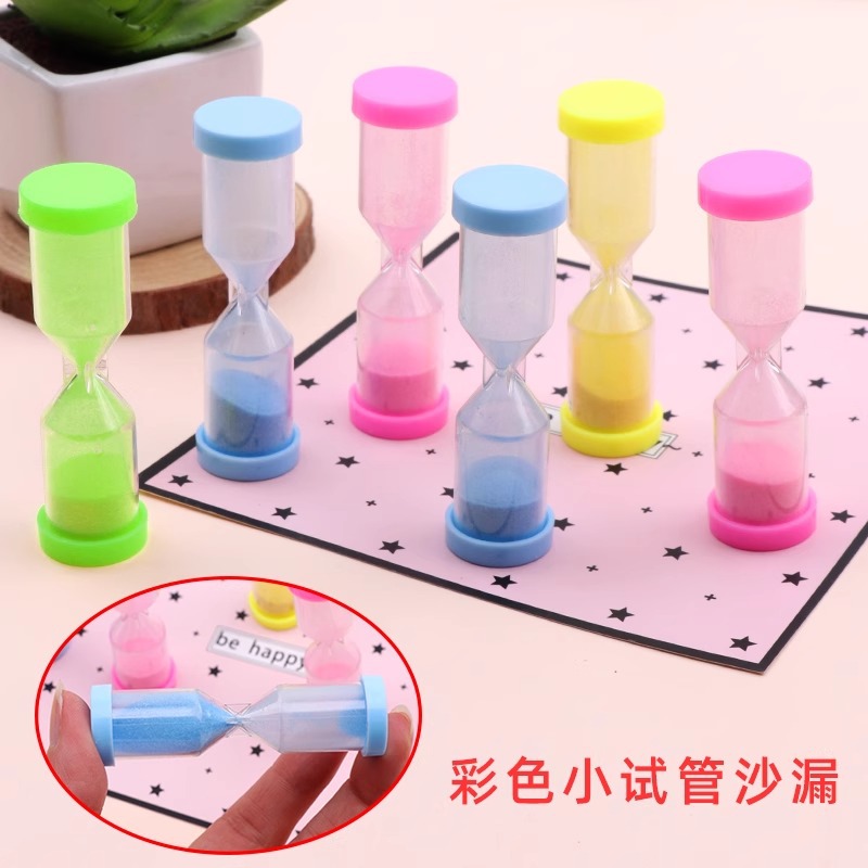 Colorful plastic hourglass art tabletop decoration, 1/3 minute children's brushing teeth plastic hourglass toy gift Application Scenario