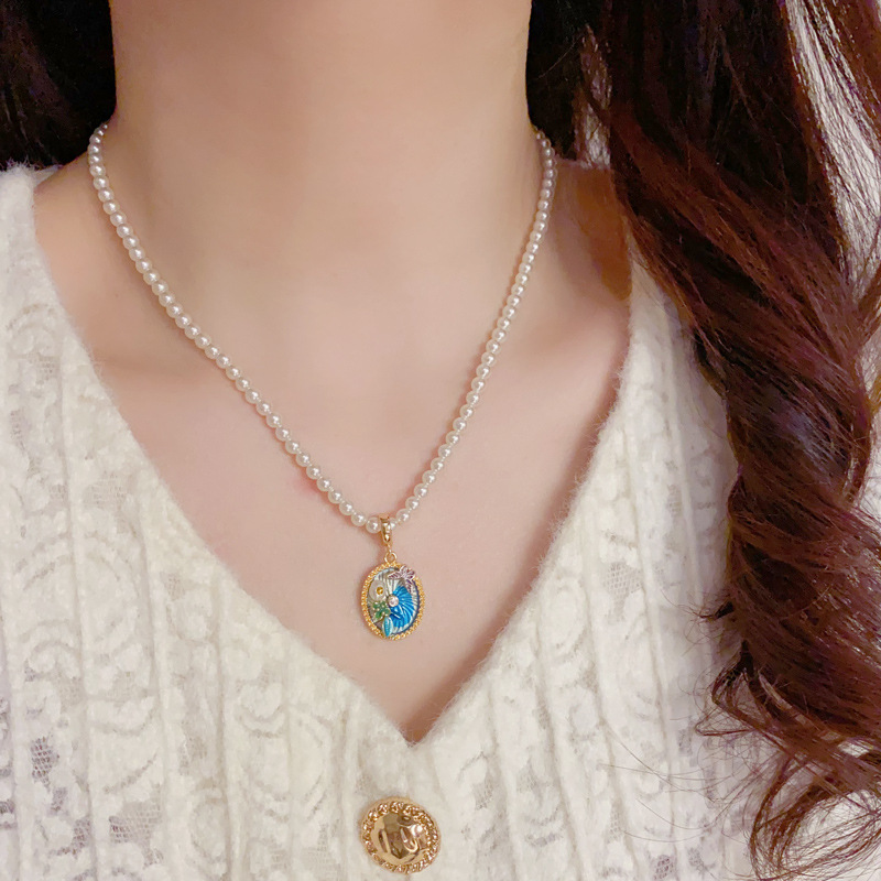 轻奢油画新中式蝴蝶圆牌吊坠珍珠项链气质时尚简约百搭锁骨链批发