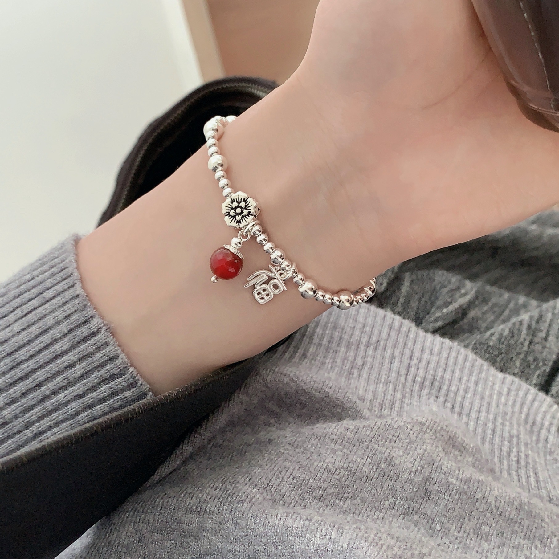 New Chinese-style 12.6 red agate "Fu" character bracelet S925 sterling silver ins niche design Good Luck Chinese-style bracelet gift for best friends Specification image